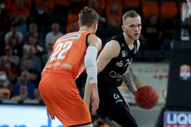 防线的松散 防线的松散