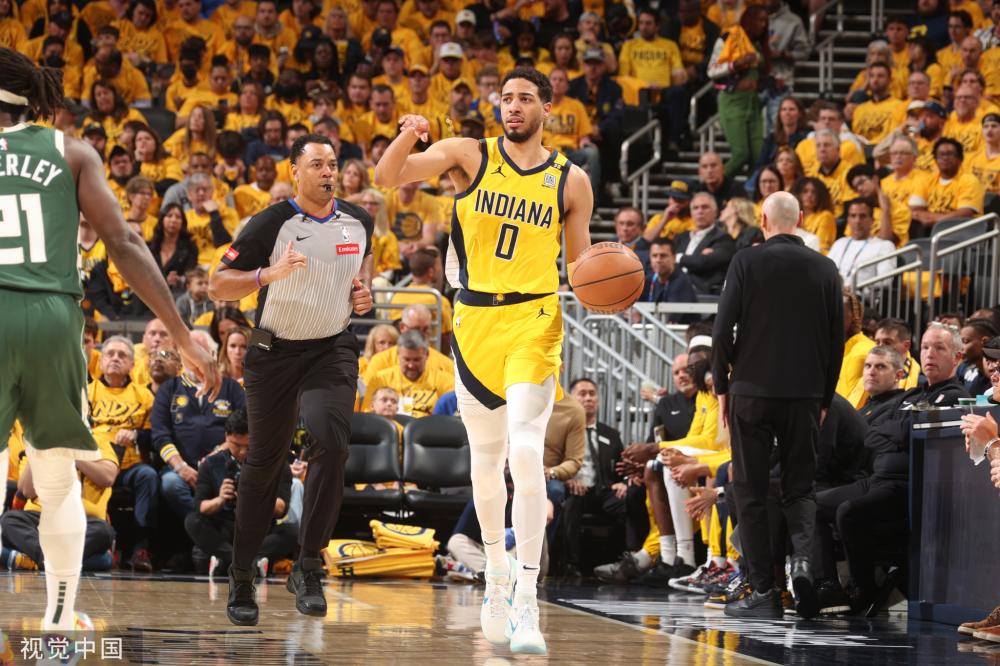 两队在球场 两队在球场