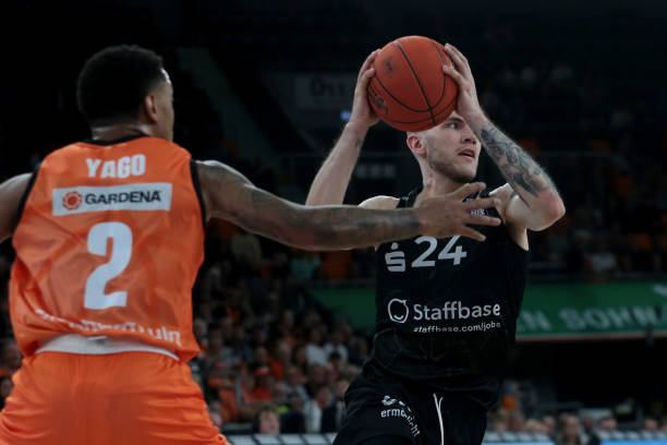 待他们在未 待他们在未