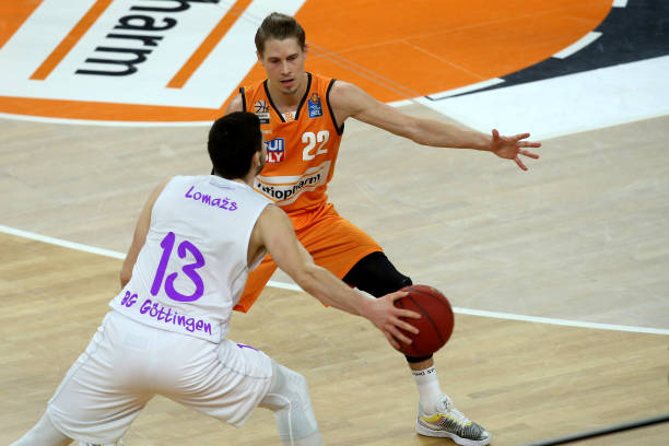 以自由球员 以自由球员